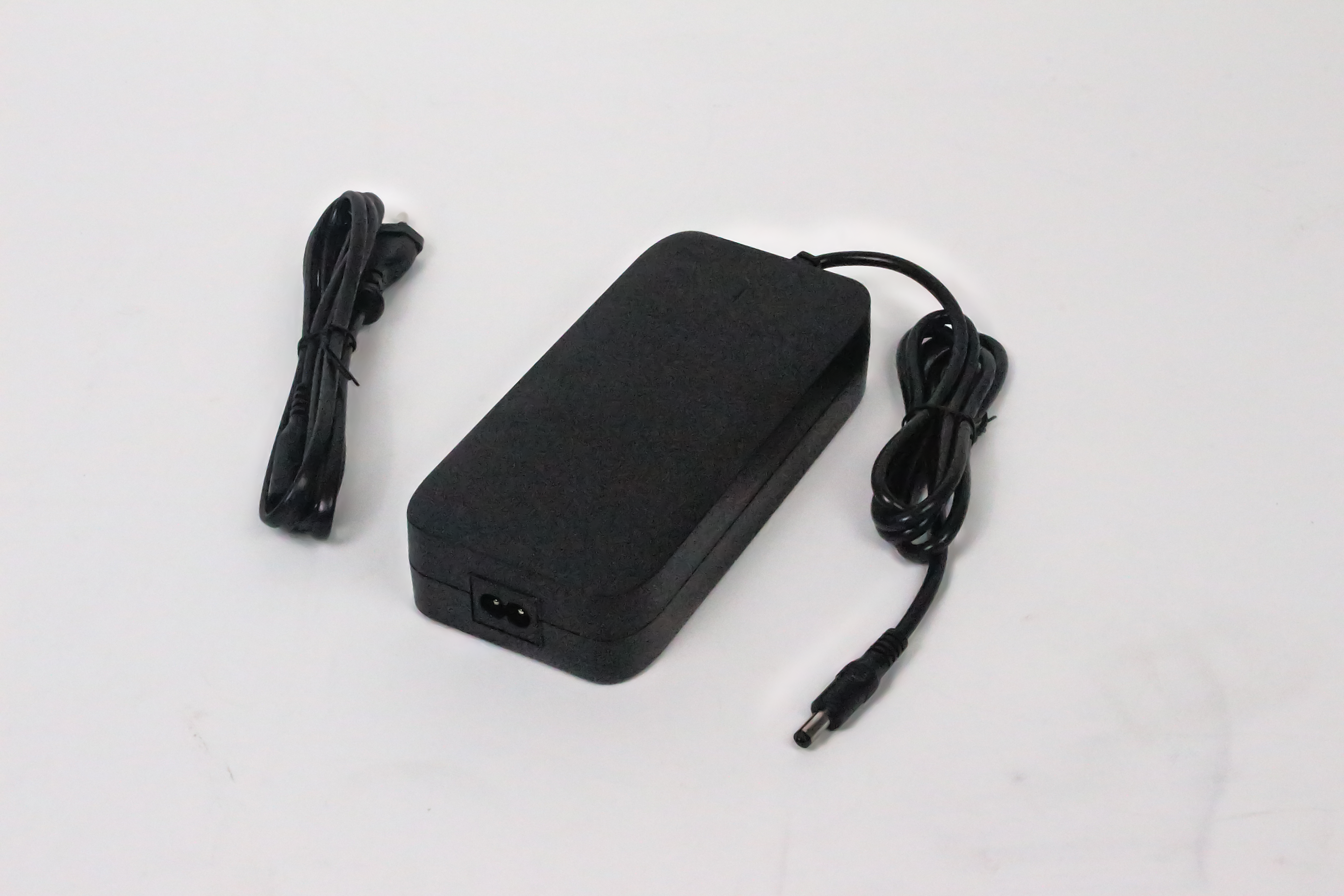 Ouxi V8 - Oplader
